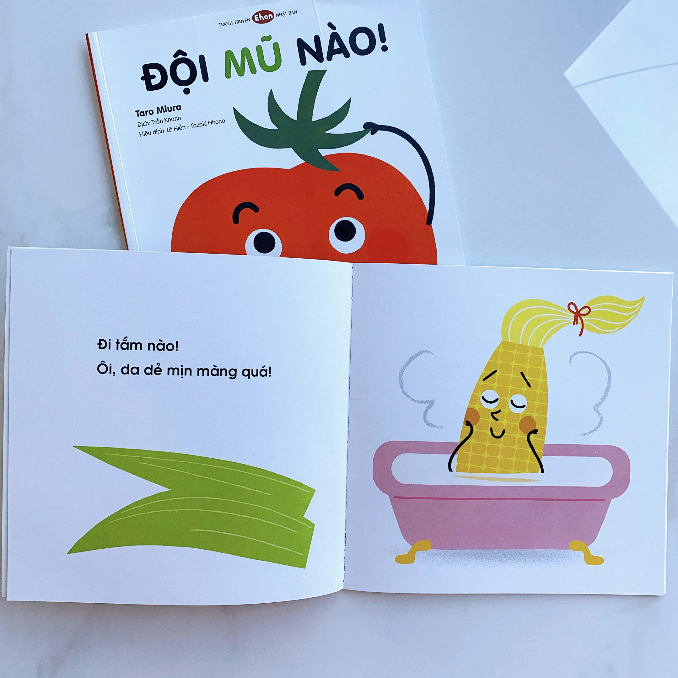 Ehon - Làm quen với sách cho bé 0-2 tuổi - Combo "Cùng làm nào" Bao gồm "Đi tắm nào" và "Đội mũ nào"