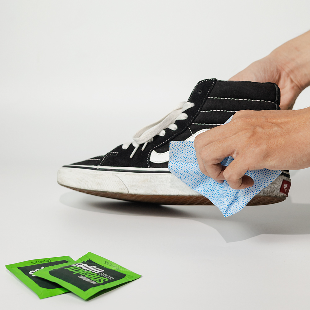 Hộp 20 khăn ướt lau giày thể thao Sneaker Wipes travel size gói 1 tờ Premium siêu sạch