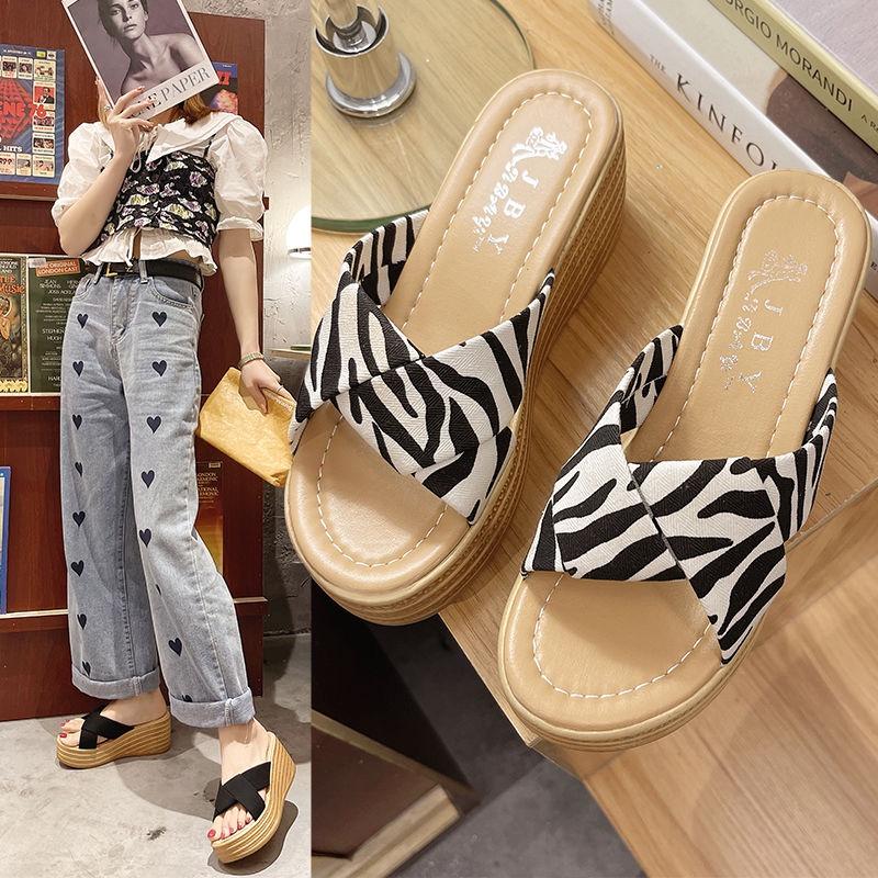 Giày Sandal Đế Xuồng Thiết Kế Mới Ngọt Ngào Dễ Phối Đồ