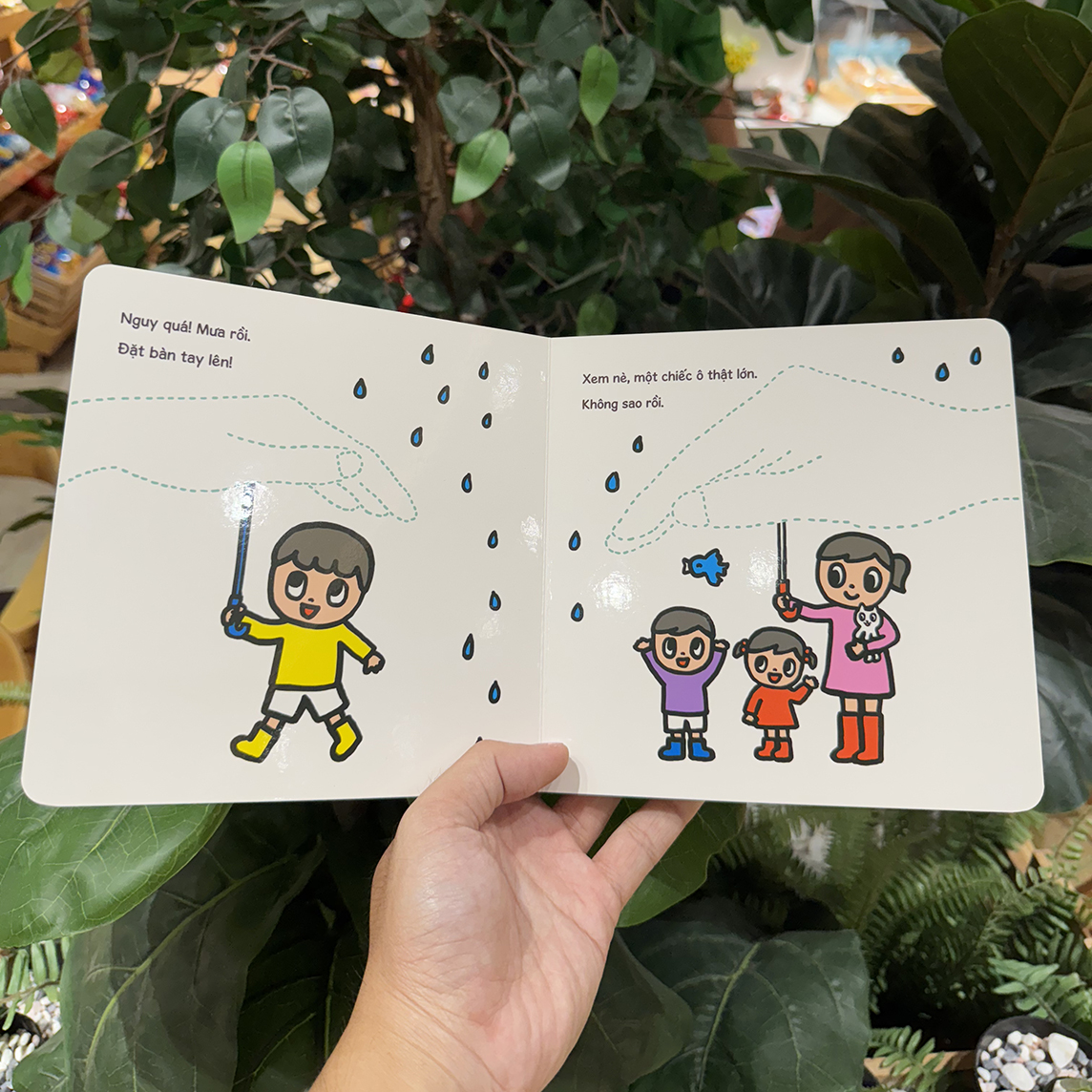 Sách Bàn tay kỳ diệu - Vui đùa cùng đôi tay - Bé nhìn thấy gì nào?