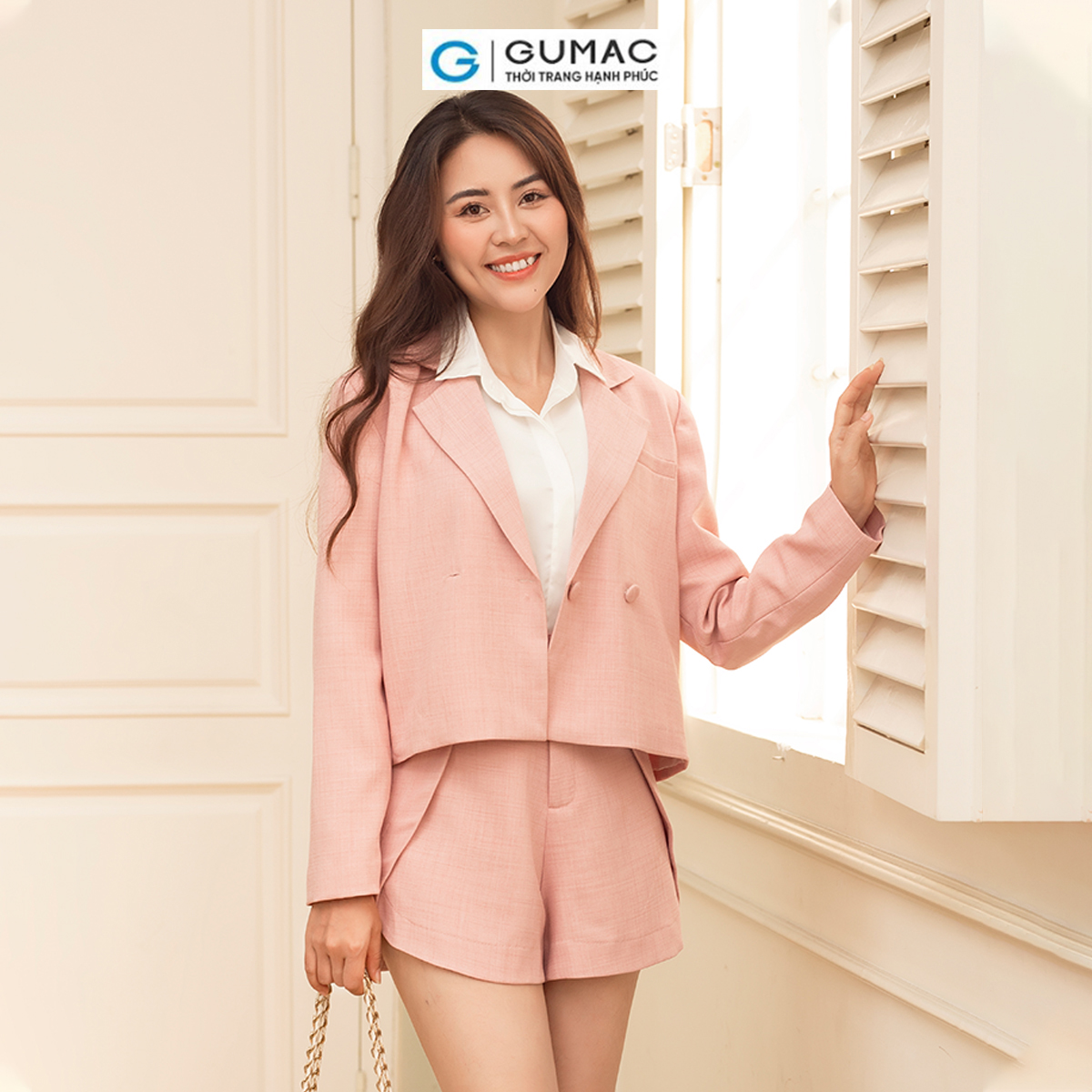 Set lẻ Áo blazer dáng lửng thời trang GUMAC AD06066 - Quần short đắp vạt thời trang GUMAC QD06065