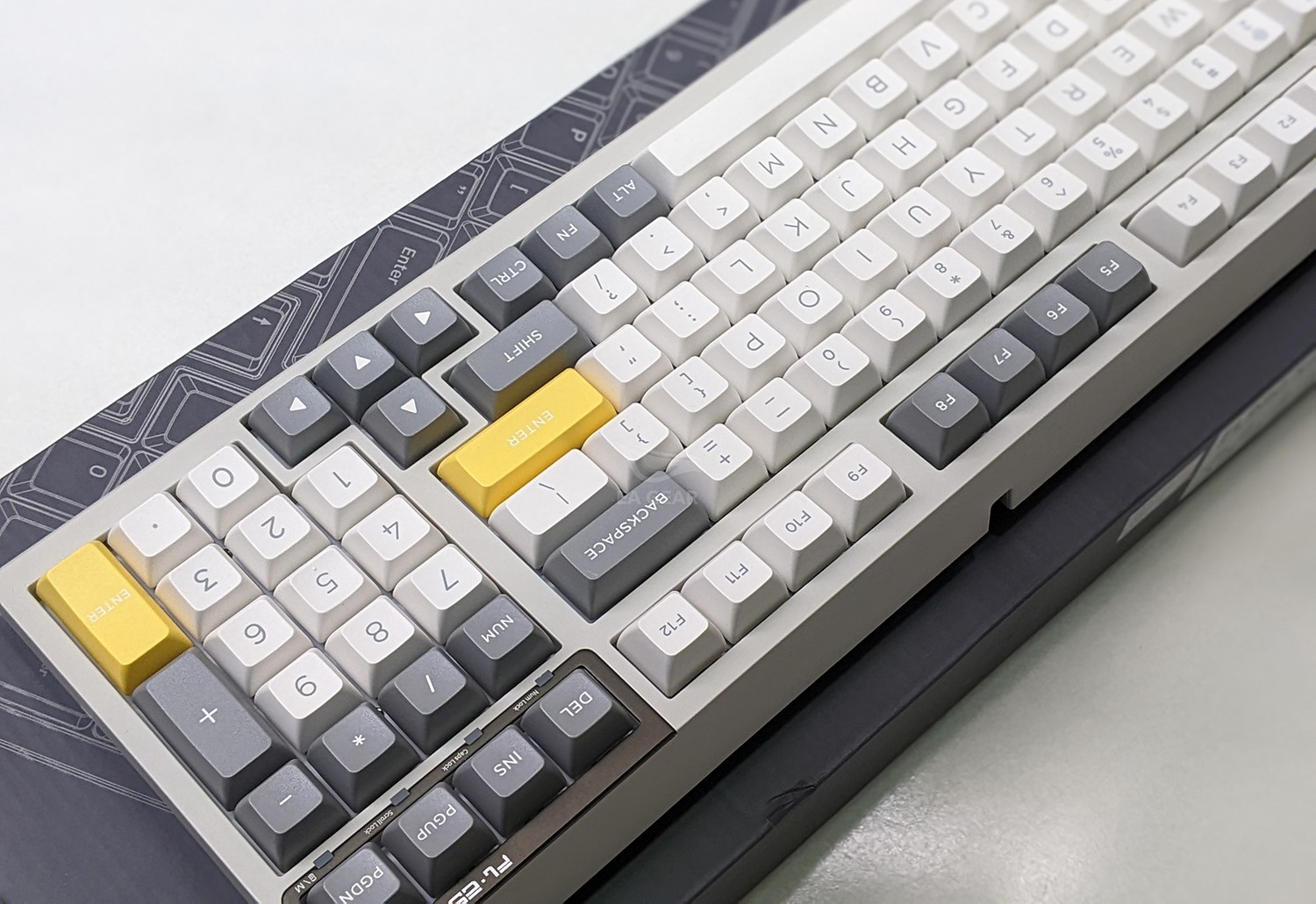 Bàn phím máy tính FL-Esports FL980SAM Grey & White_Mới, hàng chính hãng