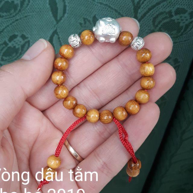 Vòng dâu tằm cho bé sơ sinh