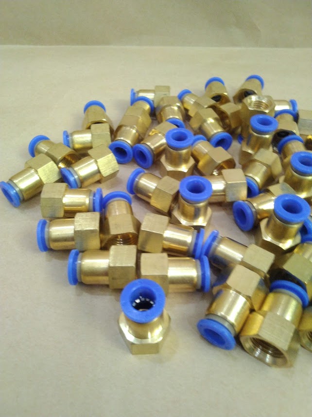 Đồng thau ren trong 21 ra ống 8mm