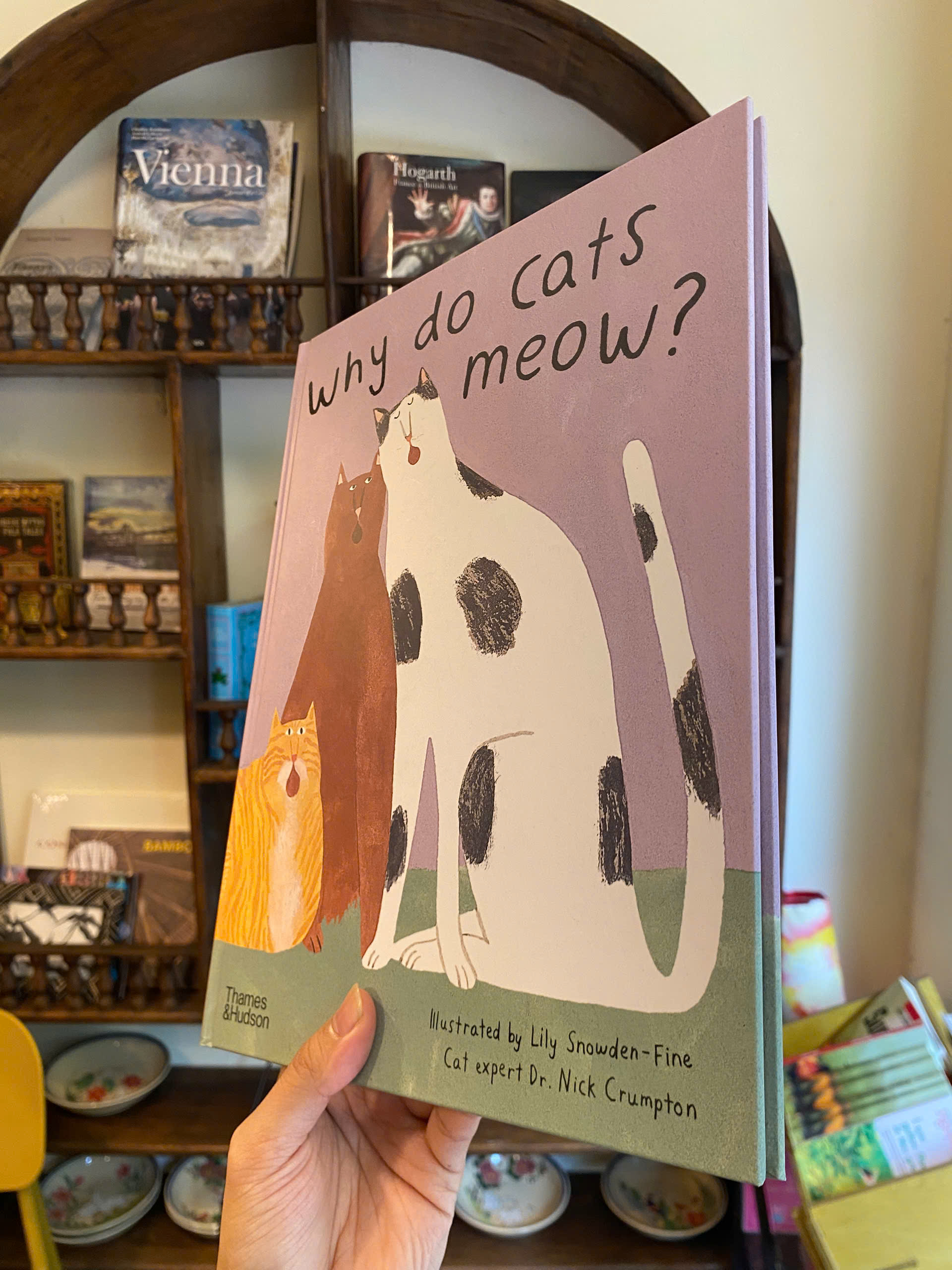 Sách - Why do Cats Meow?: Curious Questions About Your Favorite Pets by Nick Crumpton