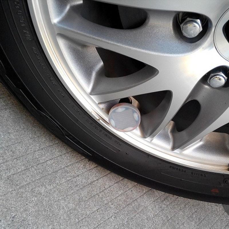 Bộ 2 đèn led năng lượng mặt trời nhiều màu trang trí bánh xe ôtô, xe máy, xe đạp