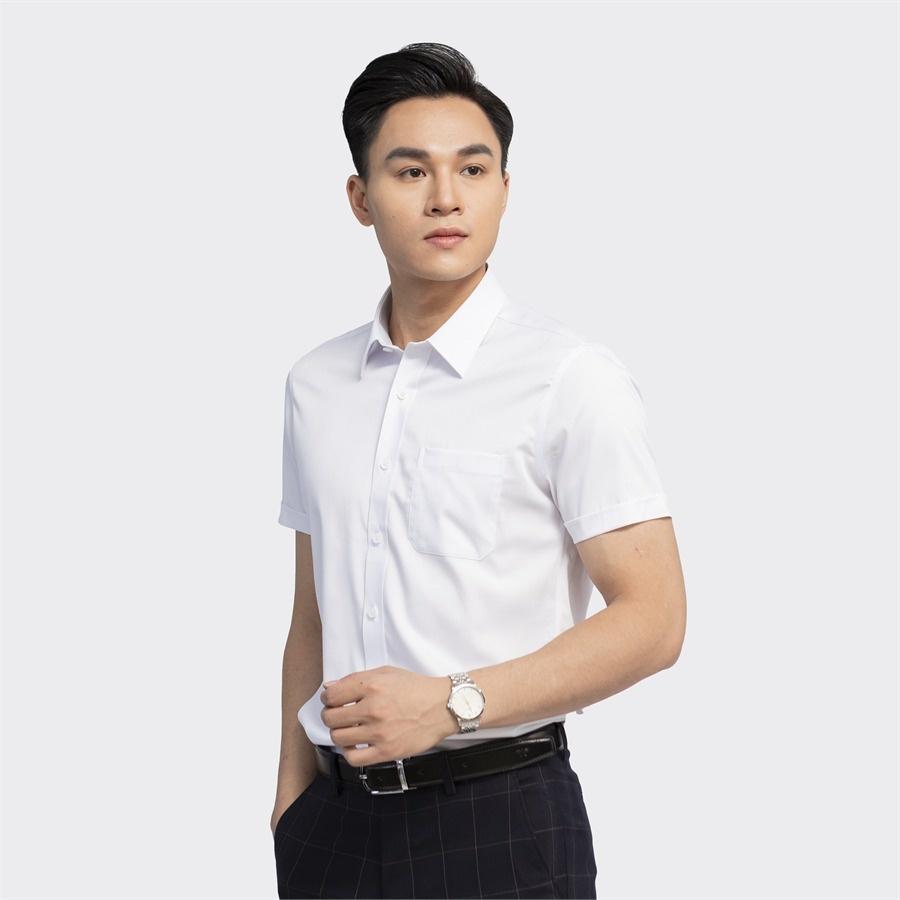 Áo sơ mi nam ngắn tay ARISTINO màu trắng phom suông, chất liệu mềm mại tự nhiên - ASSR30