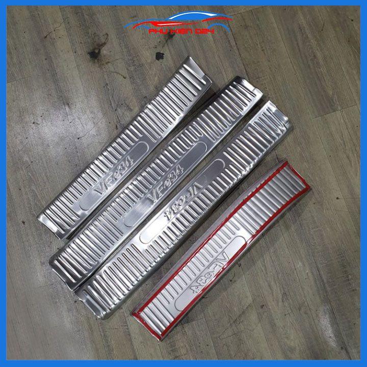 Bộ nẹp bước chân trong Inox Vinfast Vfe34 2022-2023 ốp bậc cửa lên xuống chống trầy xước, trang trí xe hơi