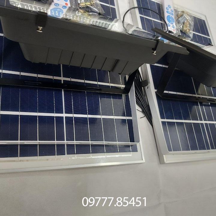 Đèn Led Năng lượng mặt trời CAO CẤP IP67 200W ,TẤM PIN RỜI SOLAR PANEL 45 x 35 CM , tuân thủ quy định bảo vệ môi trường RohS ( Hình ảnh do shop tự chụp)