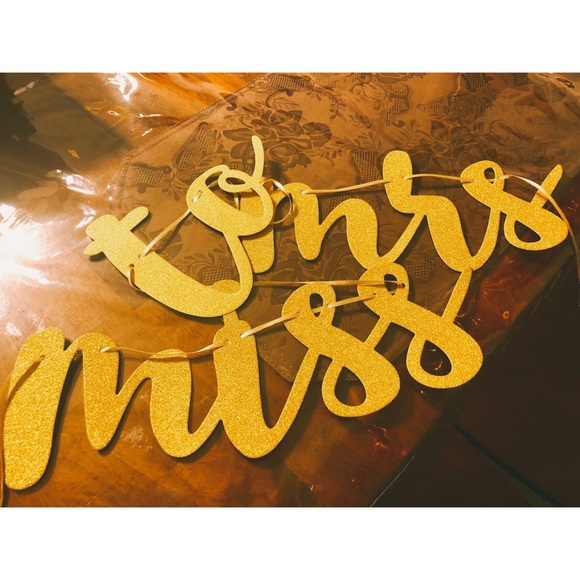 Dây chữ kim tuyến trang trí tiệc cưới hỏi Miss to Mrs banner