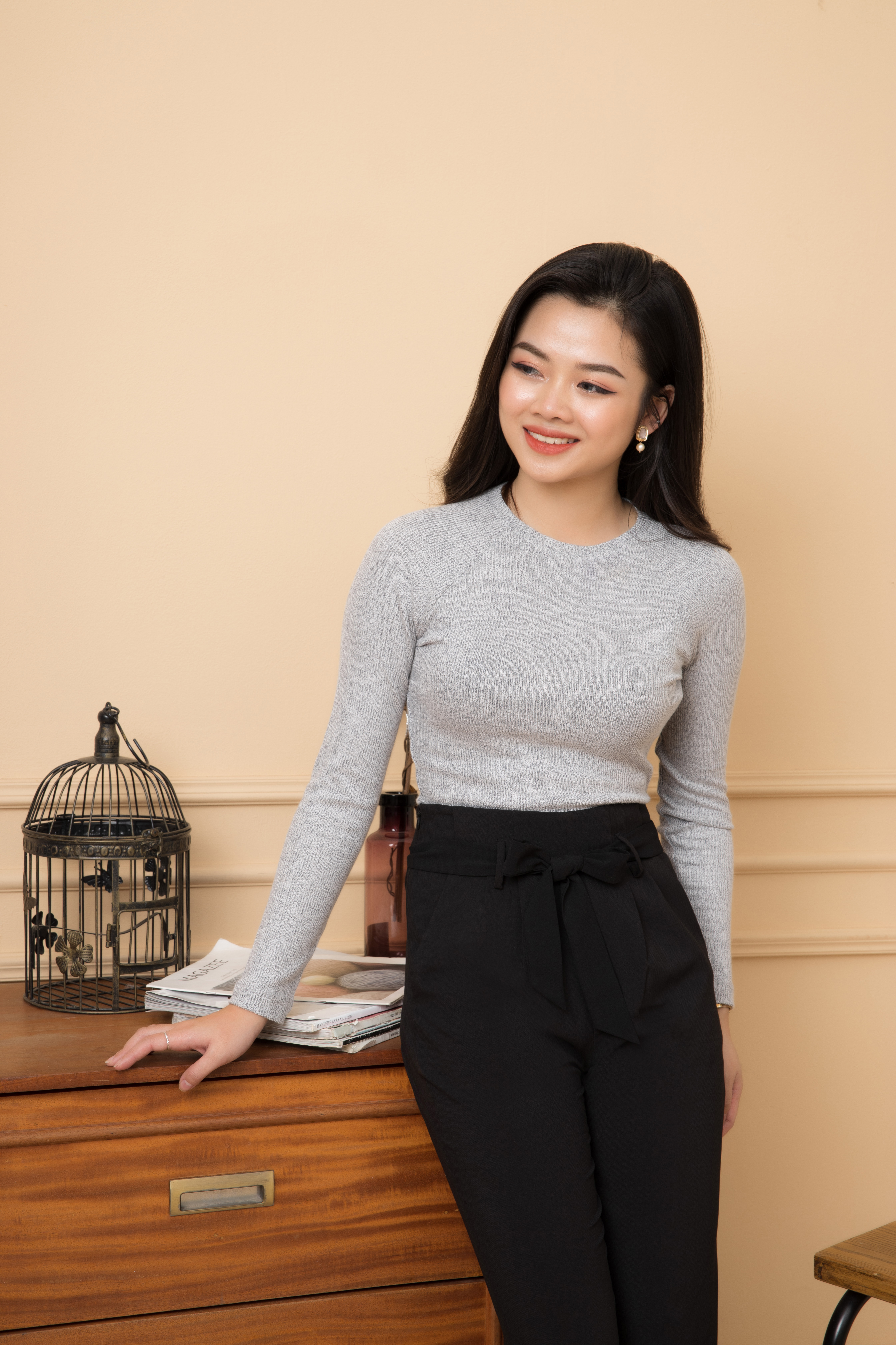 Quần đen cạp liền dây buộc - Q191021D