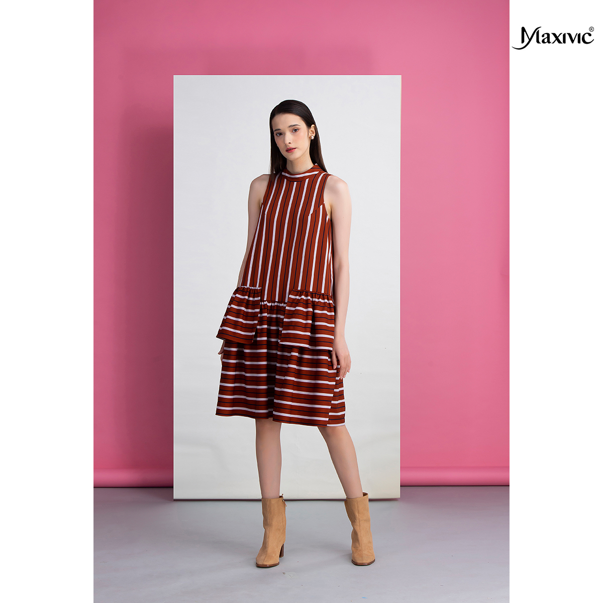 Đầm sọc nâu babydoll tay liền, tùng đắp Maxivic M022318