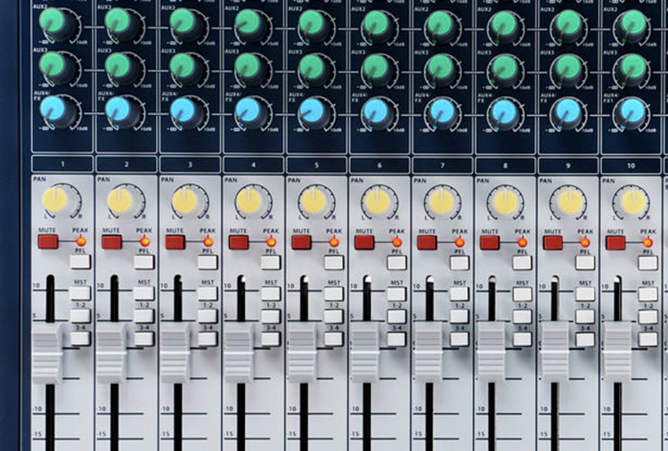 Mixer Soundcraft Signature 16