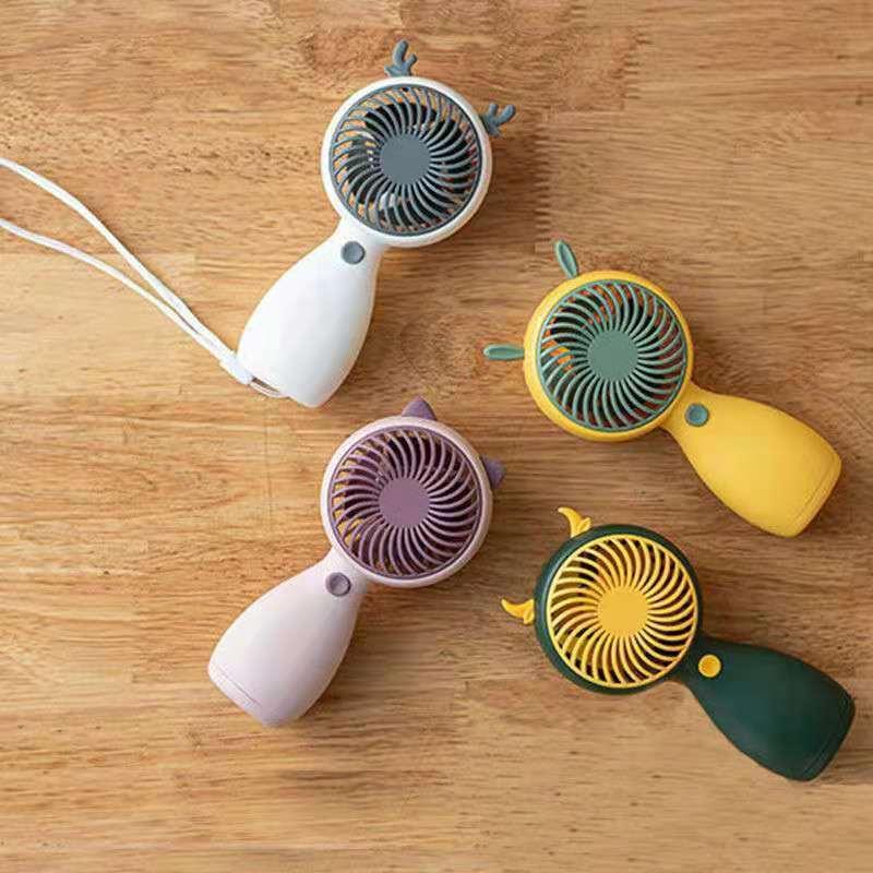 QUẠT CẦM TAY TÍCH ĐIỆN TỐC ĐỘ GIÓ CỰC MẠNH KIỂU HOẠT HÌNH TAI THÚ DỄ THƯƠNG - TẶNG KÈM DÂY SẠC , SẠC 1 LẦN DÙNG NHIỀU LẦ