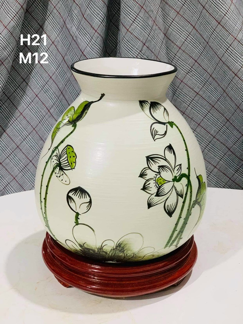 Bình vẽ tay gốm sứ truyền thống  H21.