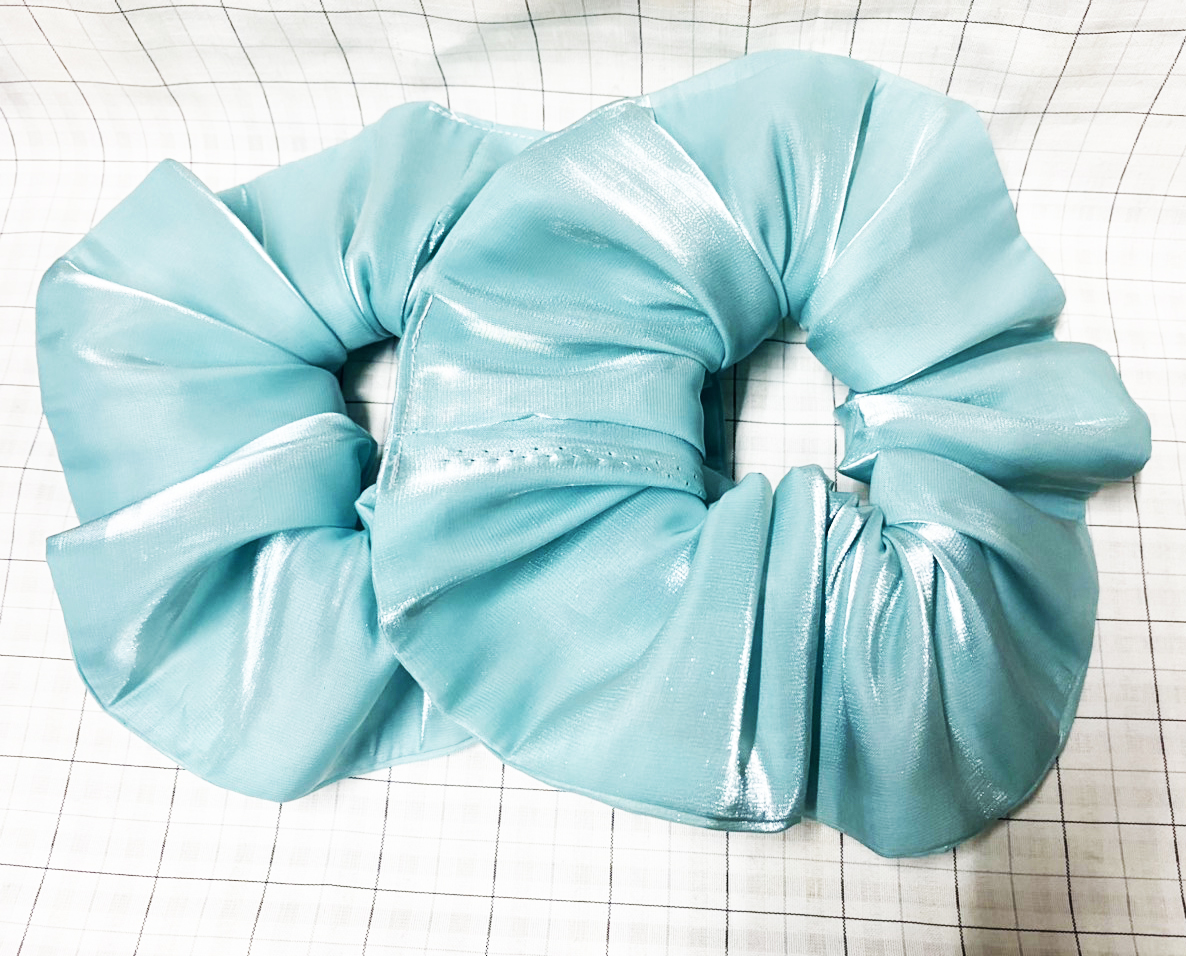 Cột tóc siêu to - Cột tóc scrunchies xanh ngọc ánh kim siêu to khổng lồ