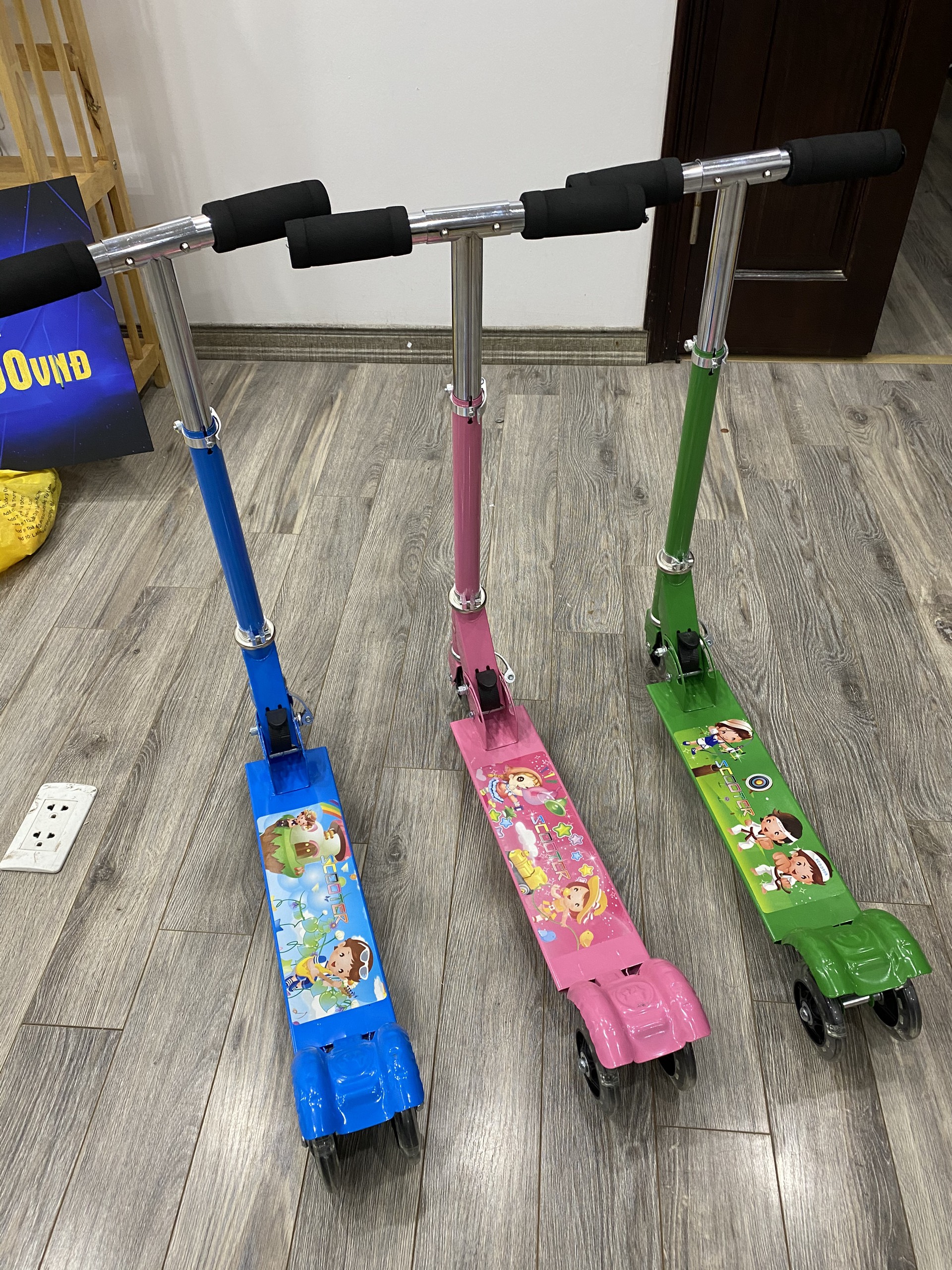 Xe Scooter Cho Bé Centosy 951 Dành Cho Bé Dưới 40Kg, Có Bánh Phát Sáng, Điều Chỉnh Được Chiều Cao