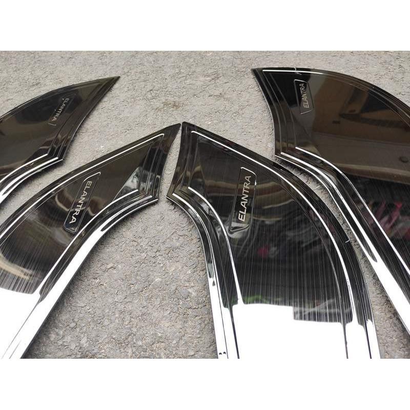 Ốp tapli titan theo xe dành cho Hyundai Elantra 2018-2020 tặng kèm keo nước trợ dính 3M