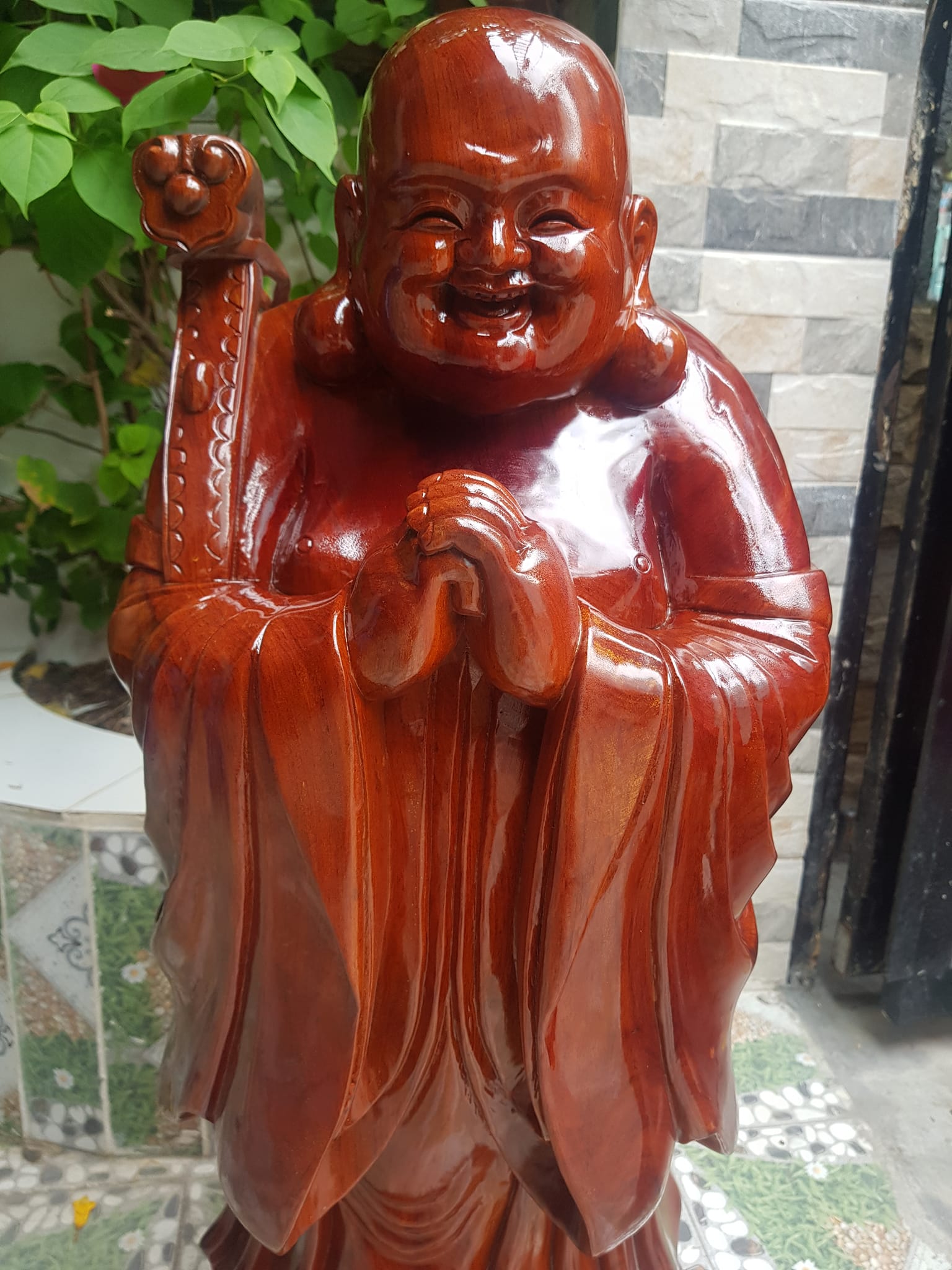 Tượng Gỗ Mỹ Nghệ Phật Di Lặc Đứng Trên Bao Tiền to Chúc Phúc Tay Cầm Như Ý dãy tiền Size Cao 80cm Đk 30cm Sâu 20cm Anh Chị Trưng Bày Phòng Khách ở Nhà , Công Ty, cửa hàng quà biếu tặng ạ