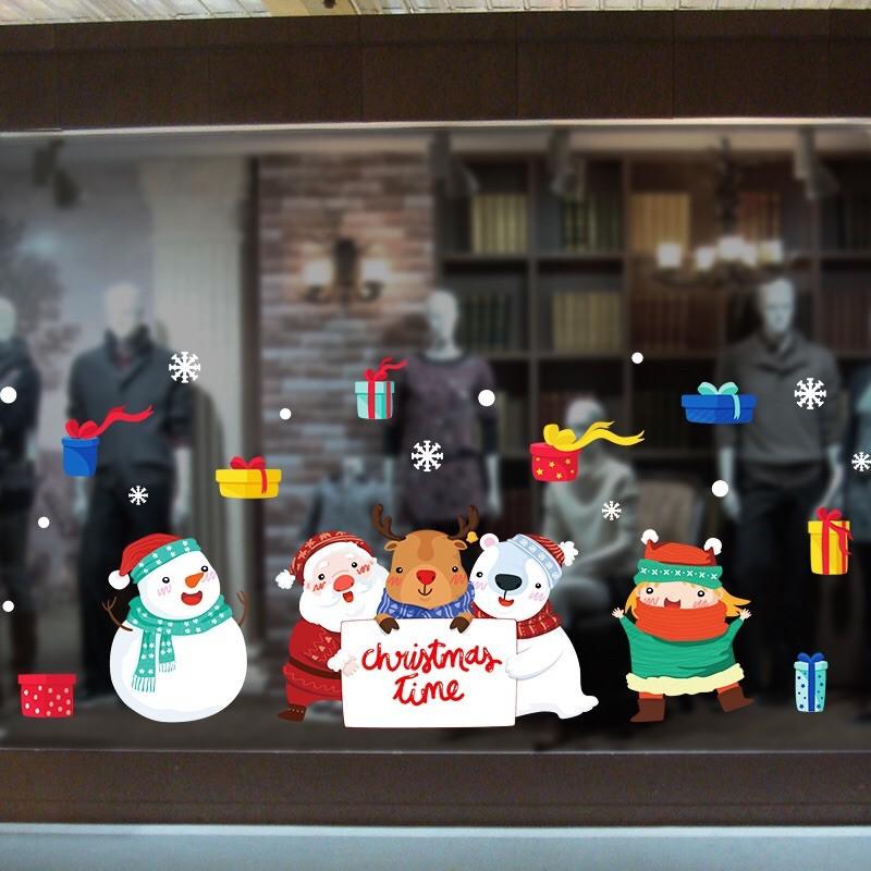 Decal trang trí Noel - các bạn cầm bảng đón giáng sinh mẫu mới