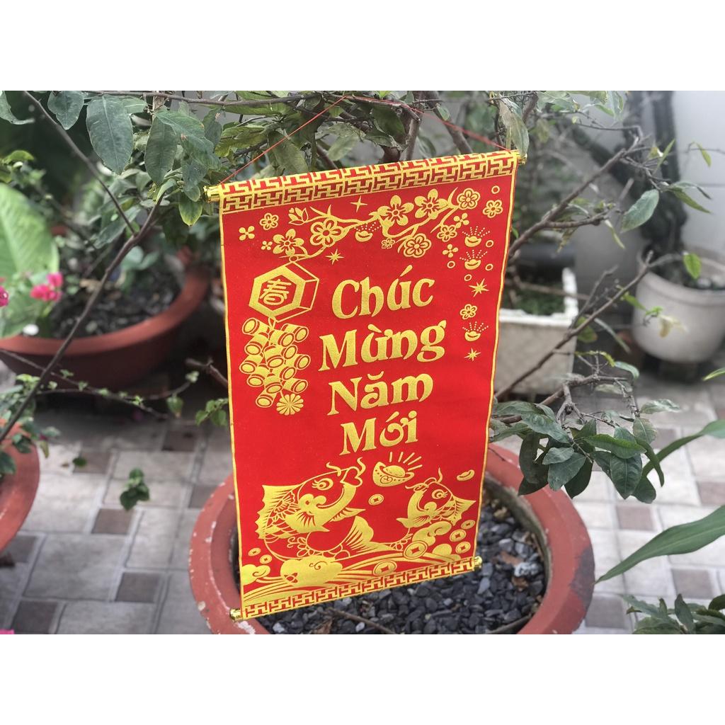 Liễn trang trí tết in chữ Việt Nam làm từ vải nhung