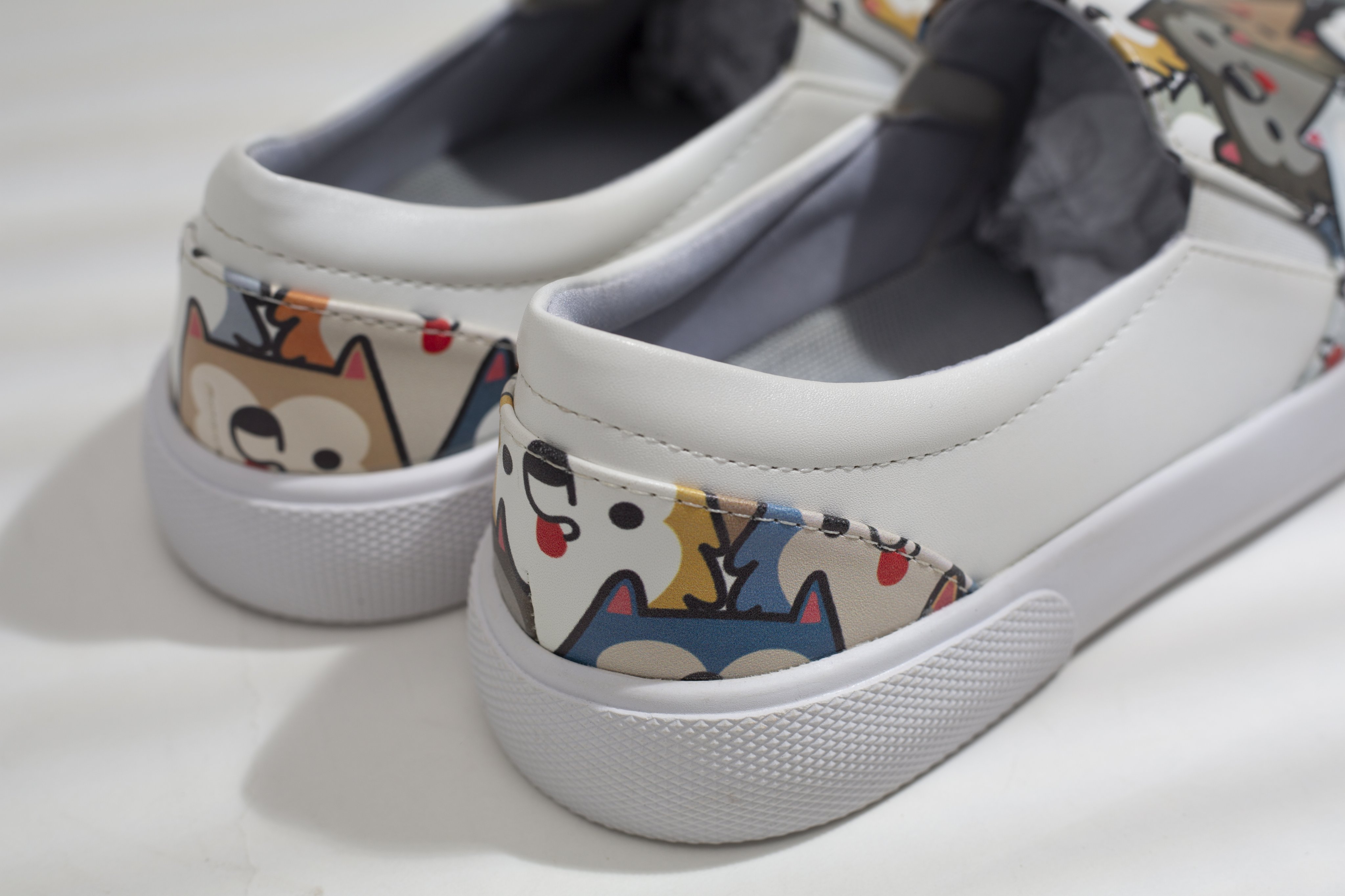 Giày Sneaker Unisex Thời Trang Slip-on Husky