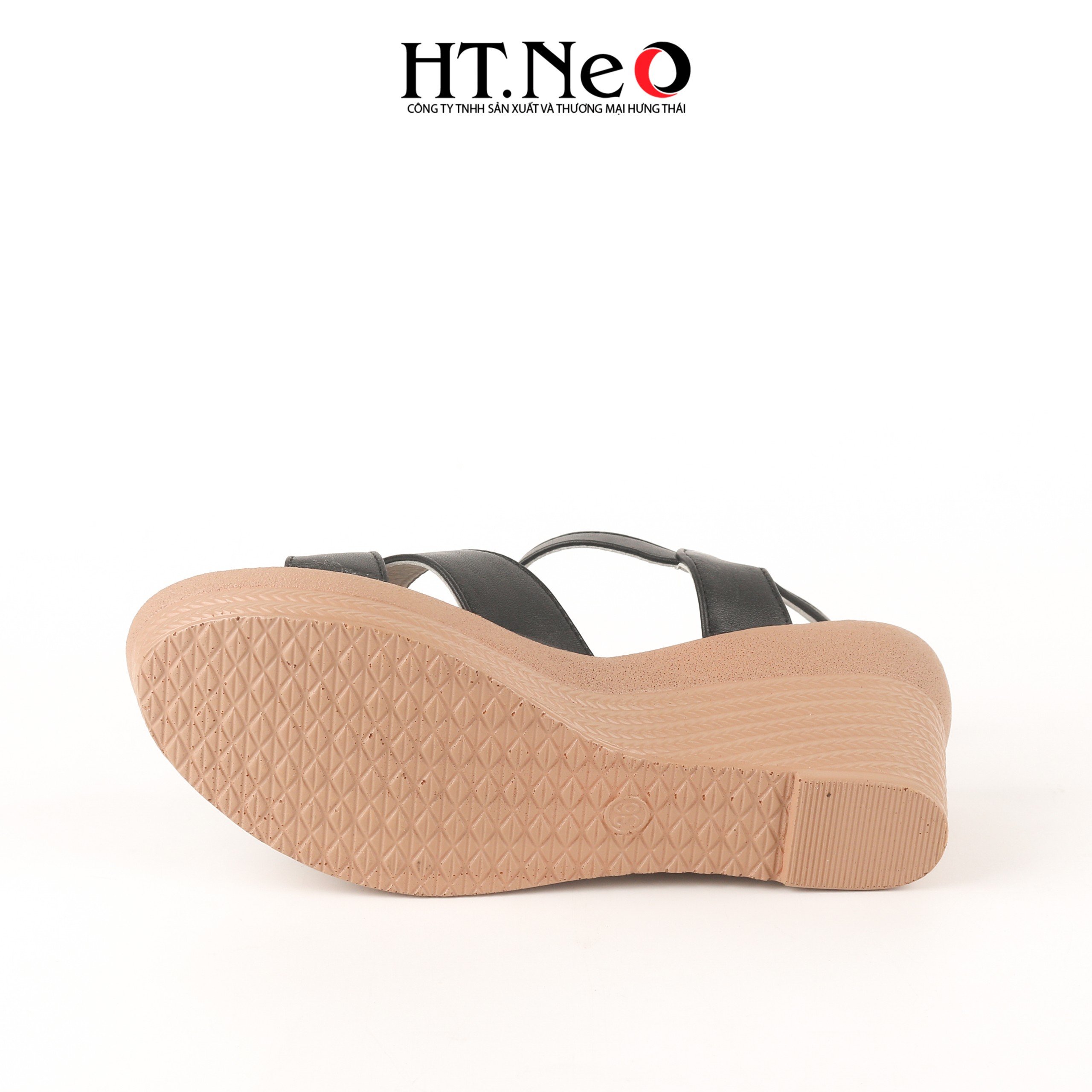 Hình ảnh Sandal nữ đế xuồng 6P, quai da, kiểu dáng đơn giản, trẻ trung, dễ đi, phù hợp cho các chị, các cô đi để chụp áo dài SDN234