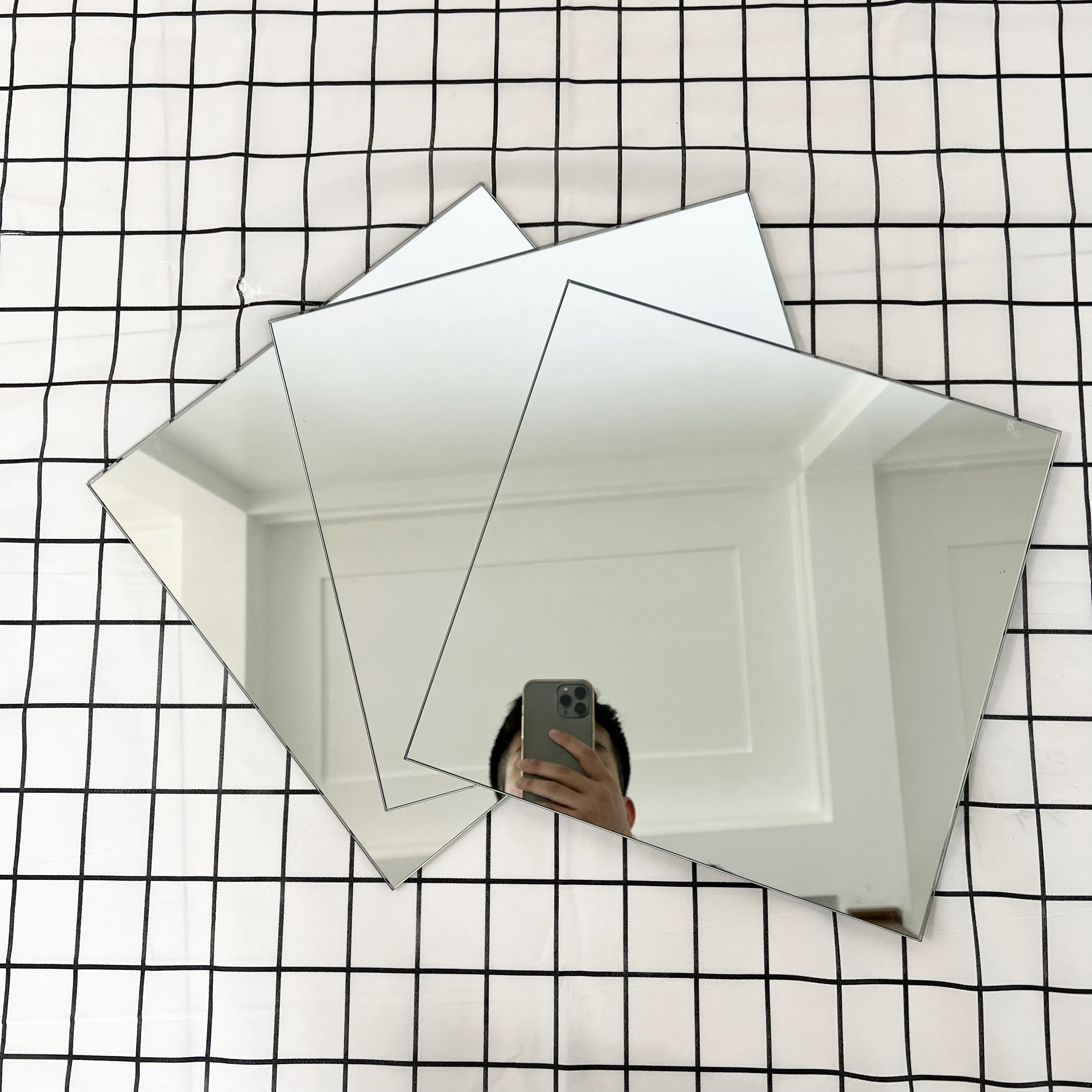 Gương Dán Tường Cao Cấp DLQ INTERIORS Nội Thất Decor Phòng Kích Thước 20x20cm, 25x25cm, 30x30cm