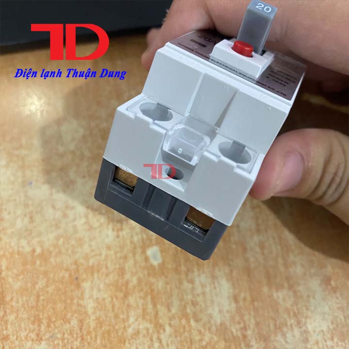 Cầu dao chống giật ROCKY RKEL1 loại tốt màu trắng 20A 30A kèm vỏ, không vỏ, cầu dao an toàn, aptomat MCCB, Át atomat, CB cóc, hàng chính hãng, Điện Lạnh Thuận Dung