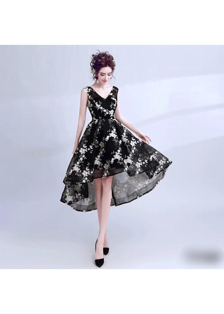 Đầm xòe sát nách phủ lưới thêu hoa