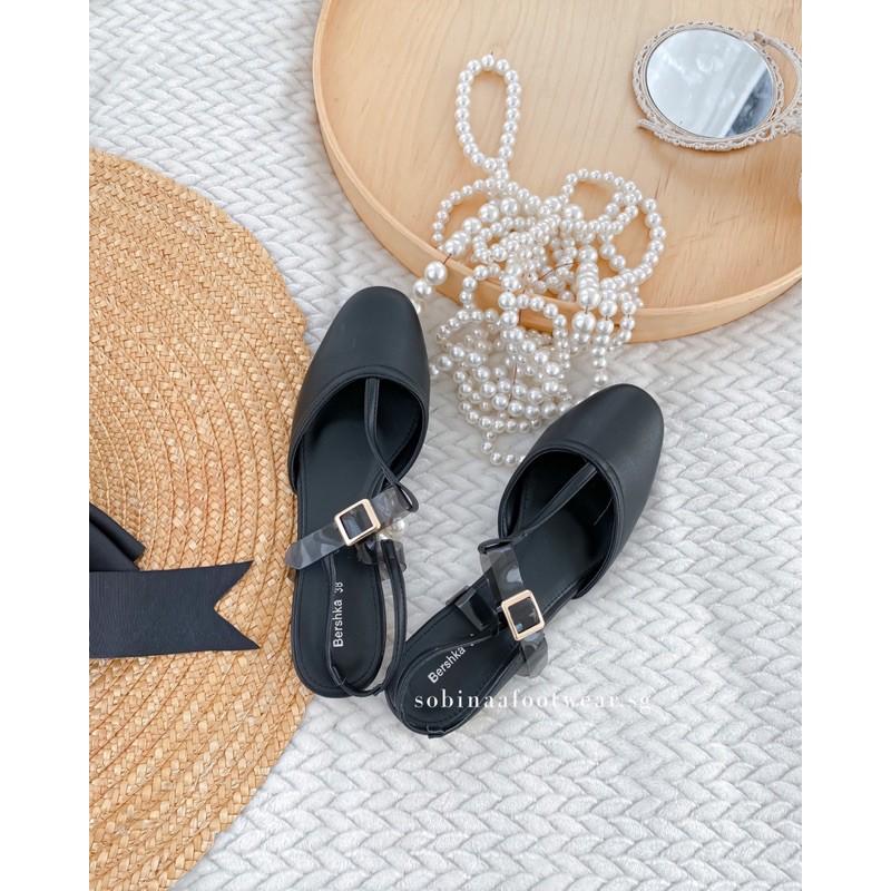 Giày sandal nữ bít mũi đen siêu yêu