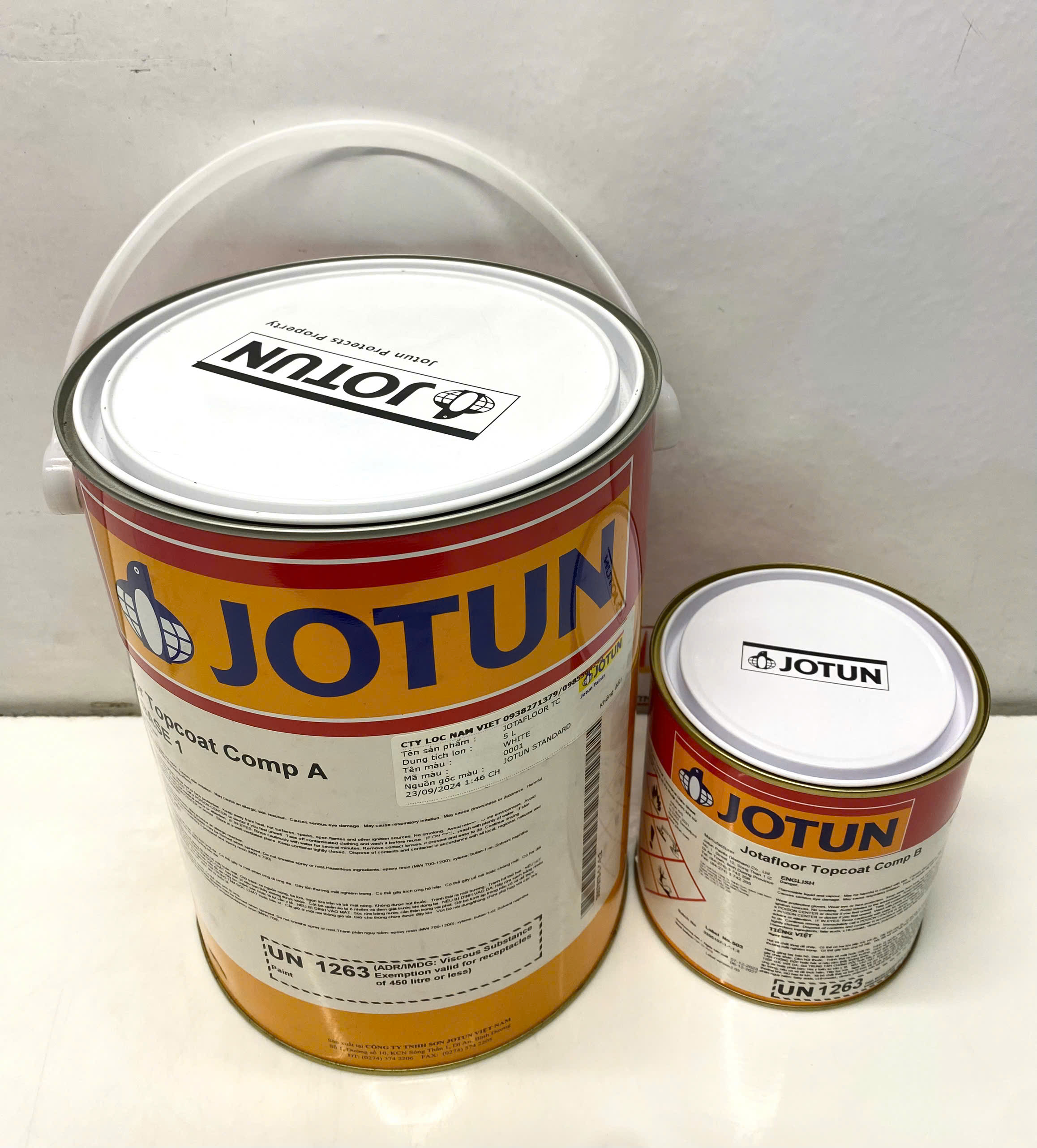Sơn sàn bê tông epoxy Jotun Jotafloor Topcoat Base 1 màu White 001 (Trắng) _ 5L/bộ