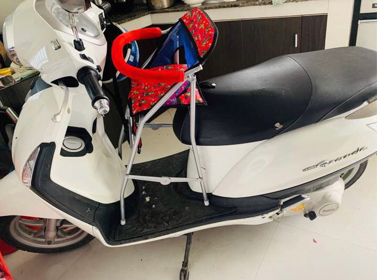 GHẾ ĐI CHUNG XE MÁY TAY GA GRANDE CHO BÉ