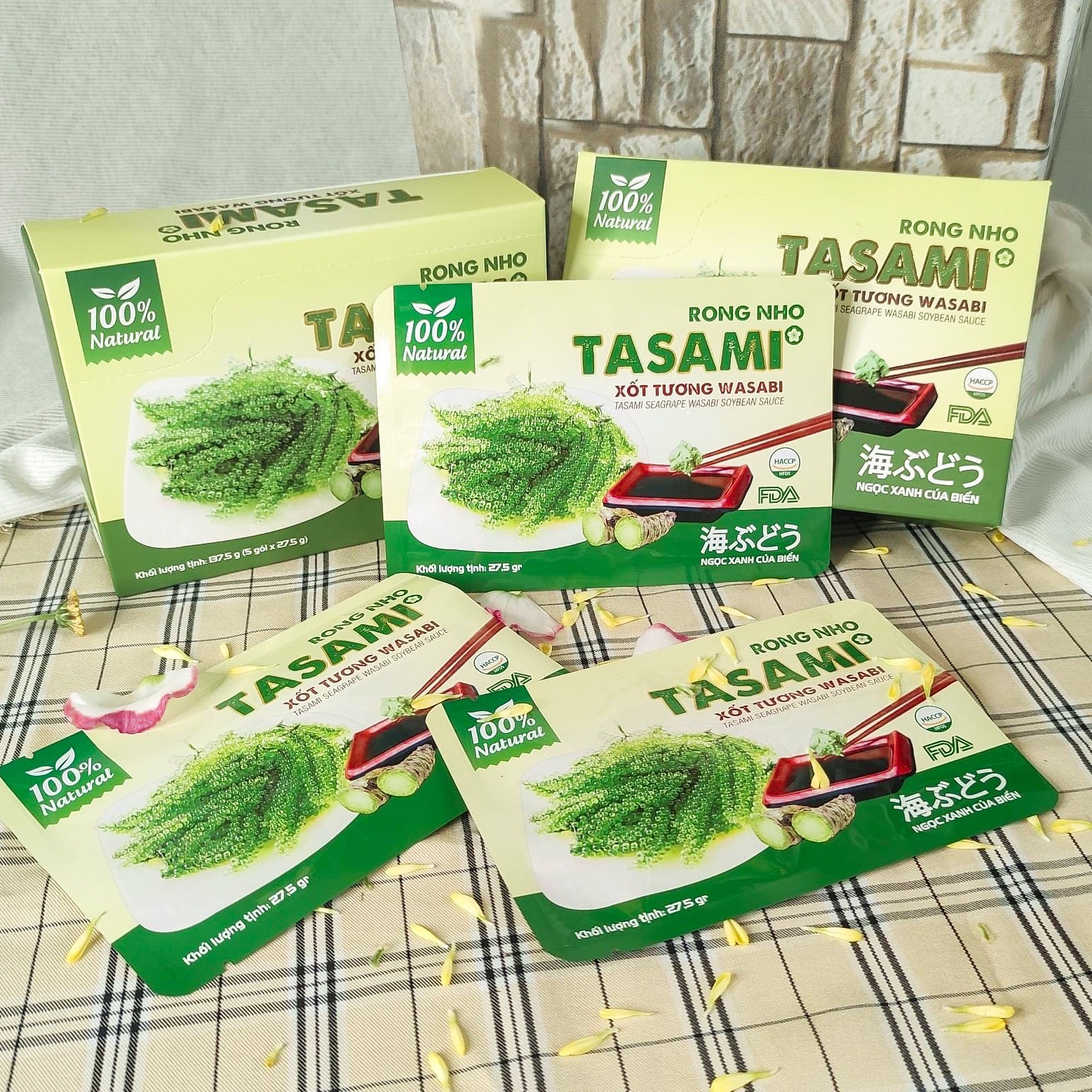 Rong Nho Tách Nước Tasami Kèm Xốt Tương Wasabi - Hộp 137,5g (27,5g x 5 gói)