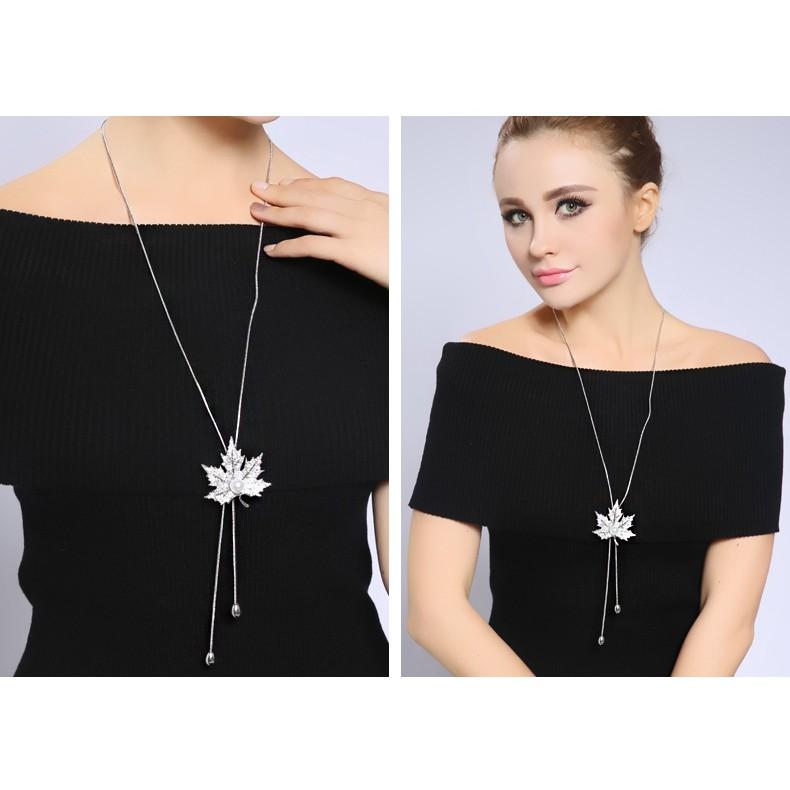 Vòng cổ dài họa tiết lá phong