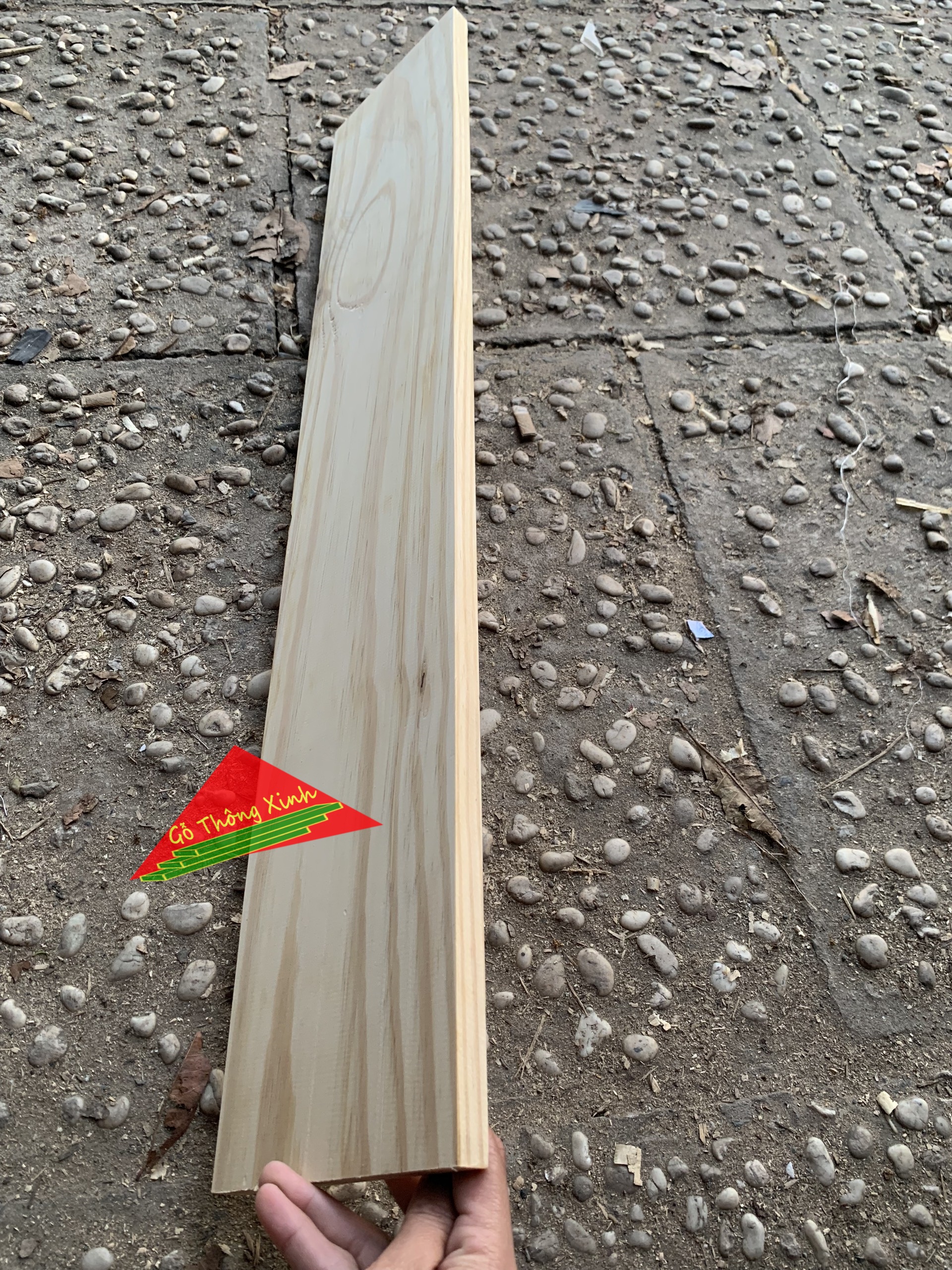 Thanh gỗ thông dài 80cm, rộng 14cm, dày 1.3cm đã bào láng đẹp 4 mặt thích hợp làm decord, làm kệ sách, tủ giày