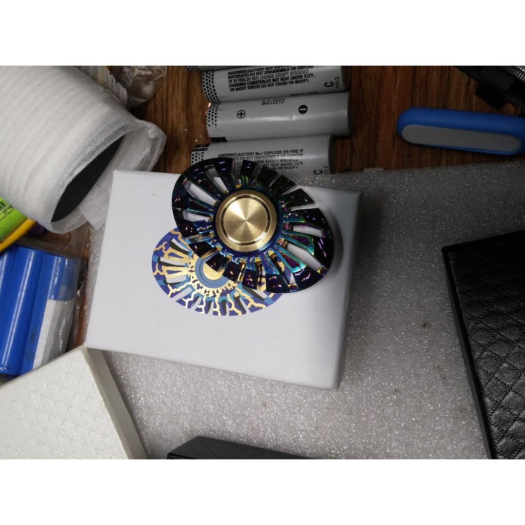 Fidget Spinner kim loại phủ màu đa sắc mã số EE1621 X-13975