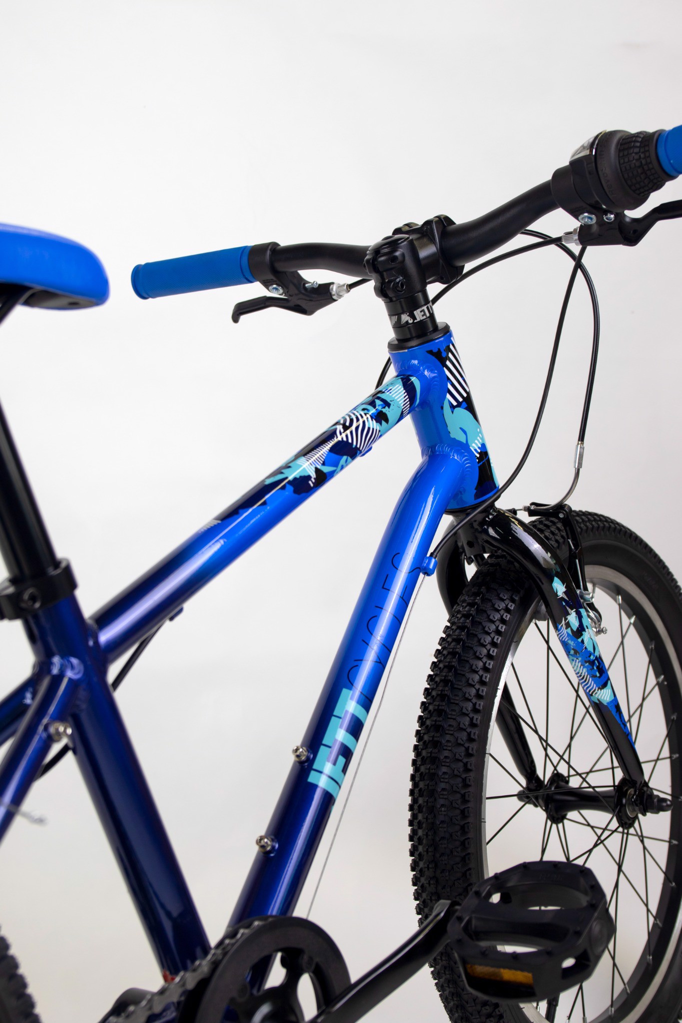 Xe đạp trẻ em bánh 20 inch Jett Striker 