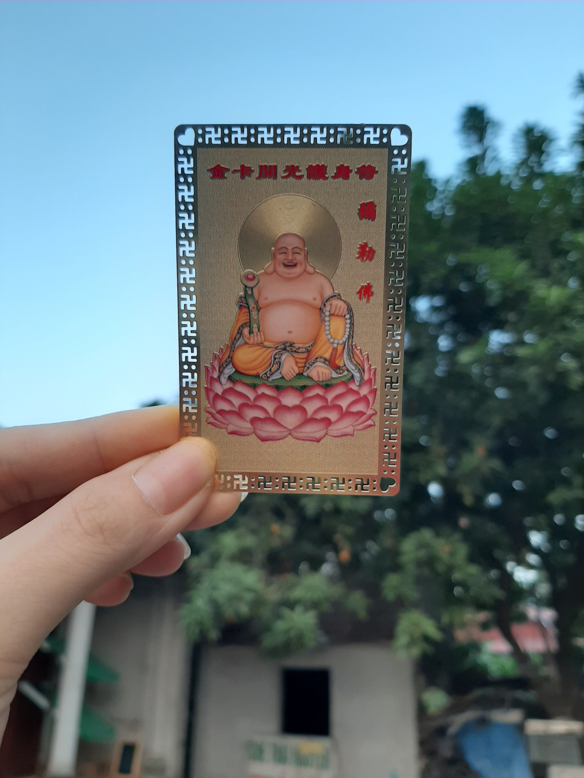 Kim bài Phật Di Lặc thu hút tài lộc
