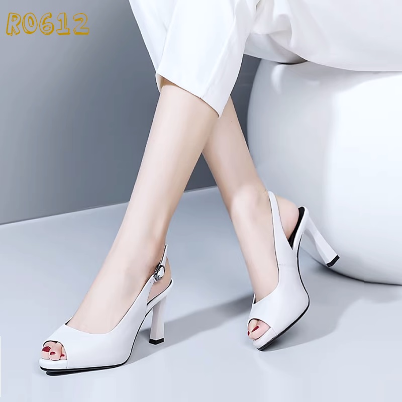 Sandal cao gót nữ hở mũi, quai cài ROSATA RO612 - 9p - Đen, Trắng - HÀNG VIỆT NAM - BKSTORE