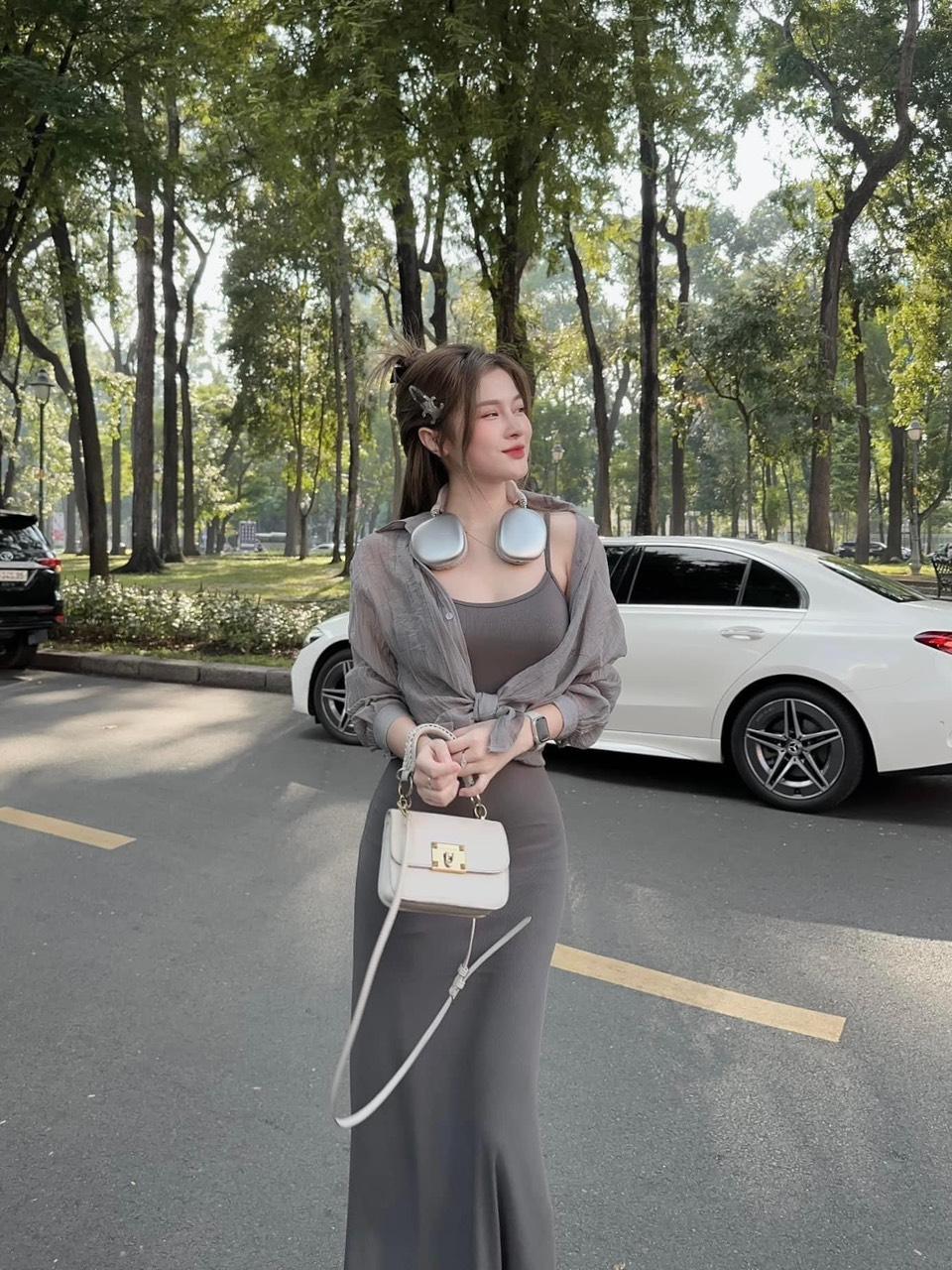 SET ĐI CHƠI, SET 2 MÓN VÁY MAXI ÔM BODY 2S PHỐI ÁO SƠ MI CỰC KUTE