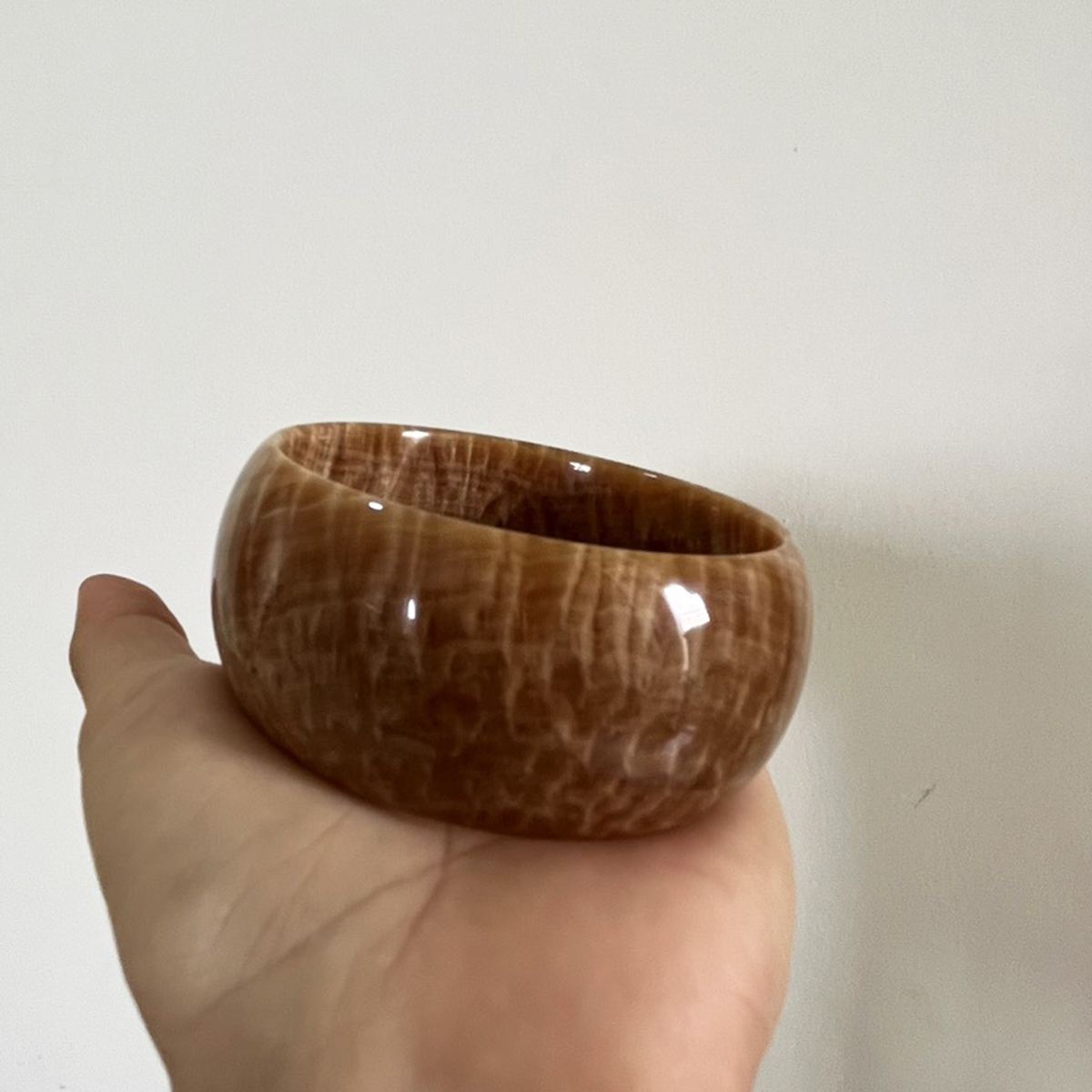 Vòng tay cẩm thạch màu vàng ngọc thật cho mệnh Kim và Thổ cao 2.7-3cm vongtaymenhkim