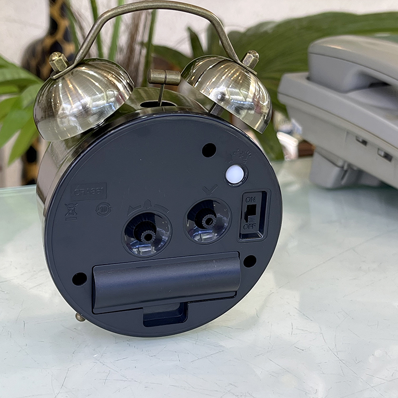 Đồng hồ Rhythm CRA861NR63- Kt 8.7 x 12.7 x 5.0cm, 180g. Vỏ kim loại, dùng PIN.