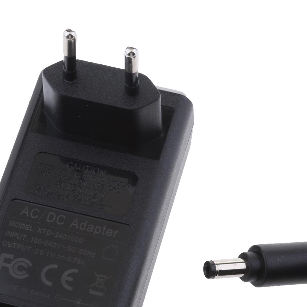 Máy Hút Bụi Dùng Pin Sạc Tường Bụi Bắt Sạc Nhanh Cổng Kết Nối