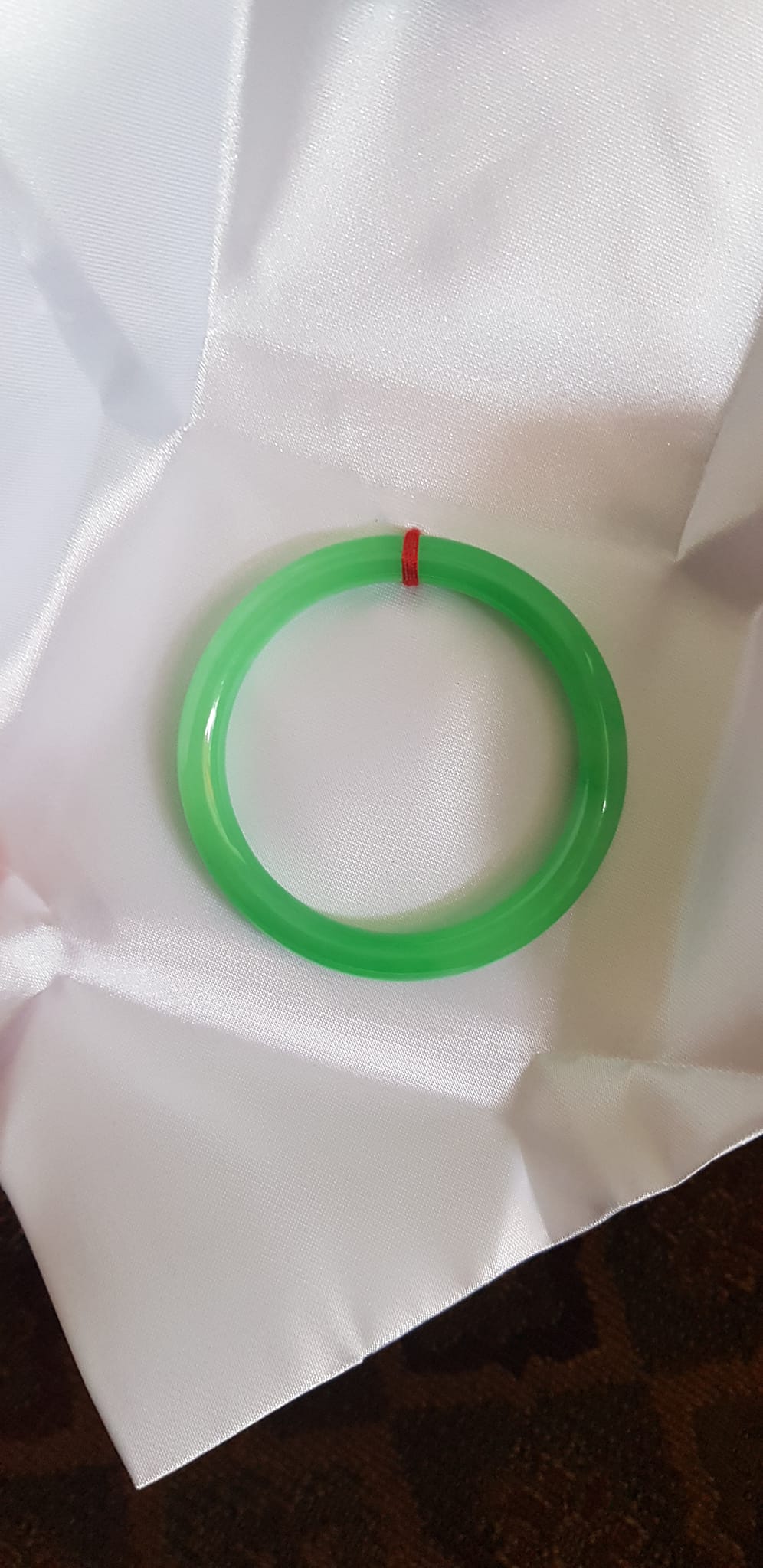 Vòng cẩm thạch Mới Lý 51mm x 7mm Vòng màu xanh tươi đều bóng đẹp nữ mệnh Mộc mệnh Hỏa mệnh Thủy ạ Nữ 50kg - 54kg đeo đẹp