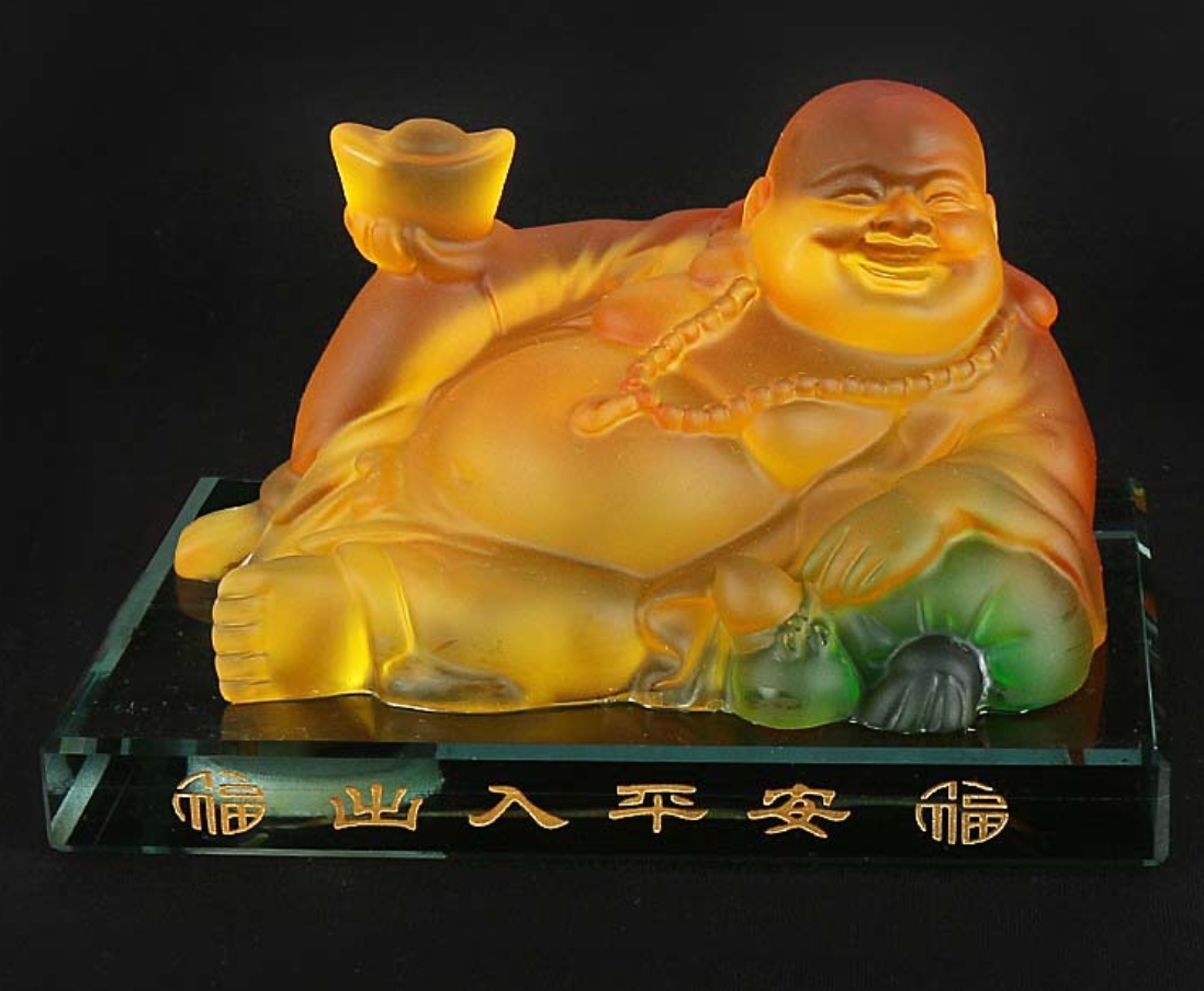 Tượng Phật Di Lặc Để Xe Ô Tô