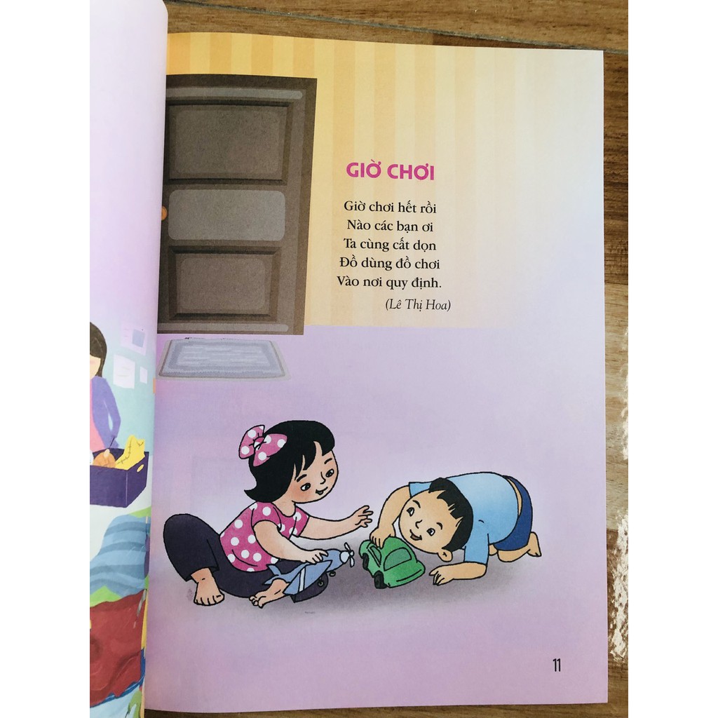 Tuyển Tập Thơ Cho Bé - Giúp bé phát triển ngôn ngữ và nhận thức 0 - 6 tuổi (1 cuốn)