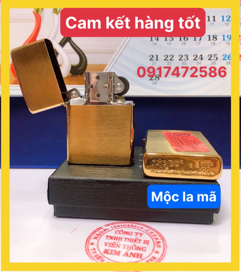 LA MÃ - BẬT LỬA ZIP PO MÀU VÀNG  LOẠI XƯỚC NGANG, Mọc La mã, Vỏ bằng đồng ruột thép có tem đỏ