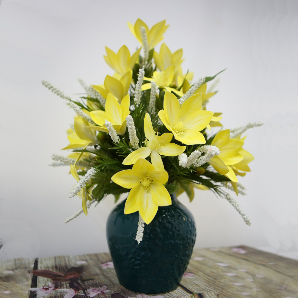 Bình hoa Bách Hợp vàng cắm sẵn BH02 - Hoa vải cao cấp