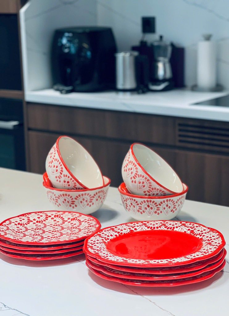 Set bát đĩa sứ The Pioneer Woman hoa đỏ (4 bát, 8 đĩa) hàng chính hãng